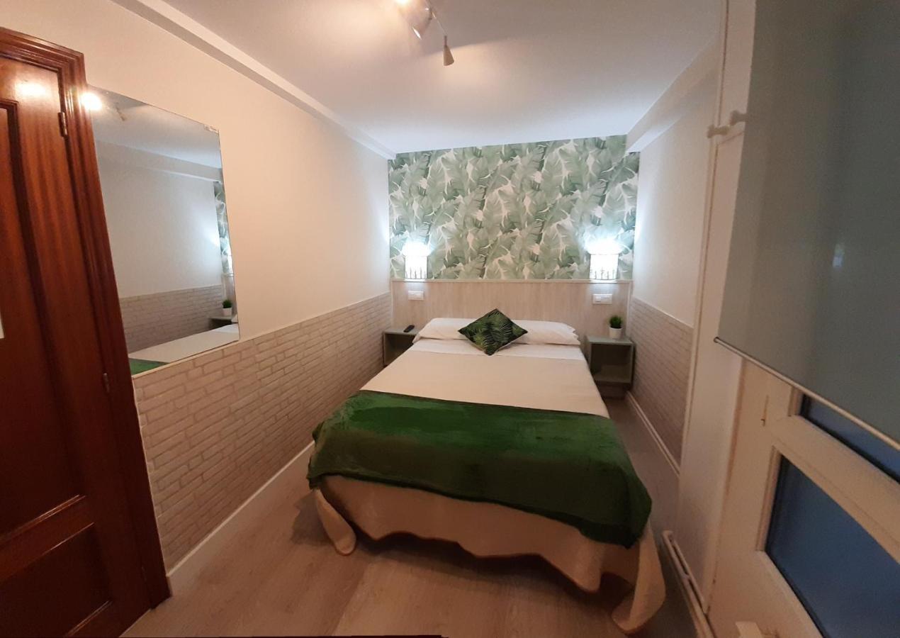 Hostal Verdemar 기욘 외부 사진