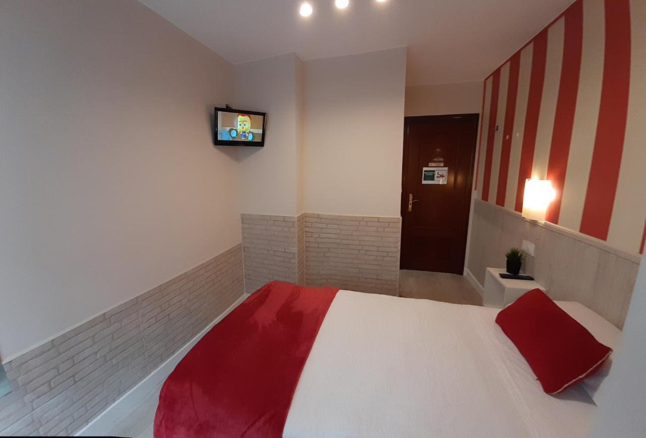 Hostal Verdemar 기욘 외부 사진